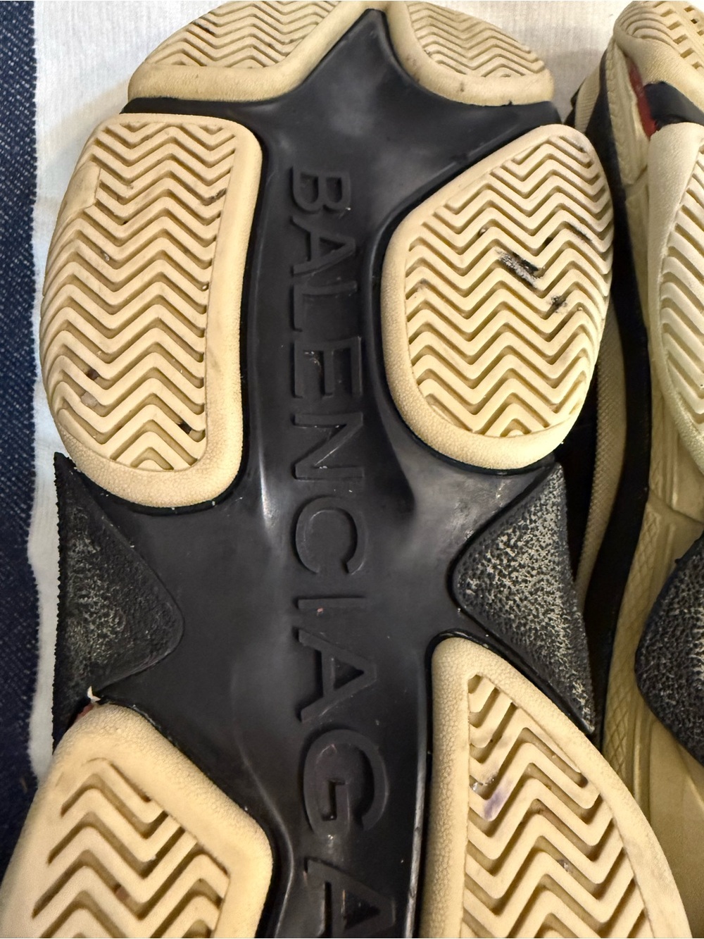 Balenciaga Black Cream Red Triple S-Style Chunky Sneakers - Picture 12 of 13